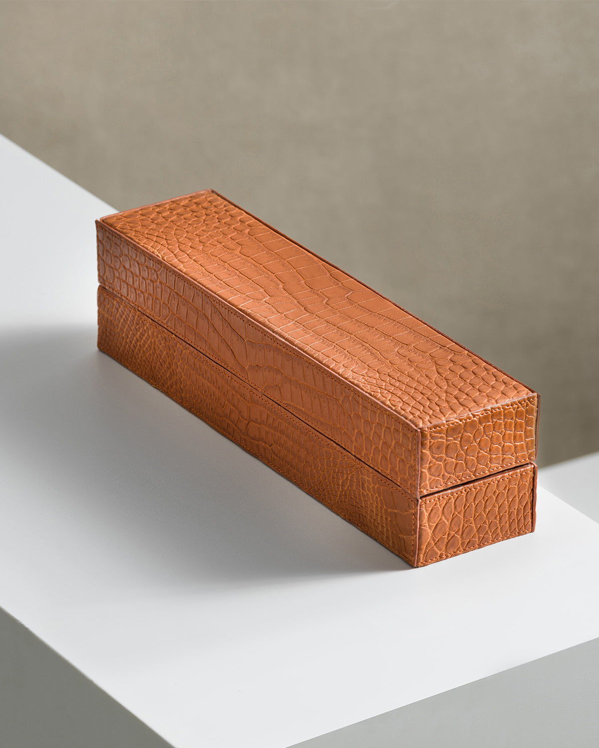 Impatia Backgammon Table TUTTUNO  incl. Leather game set and 4 removable armrests)