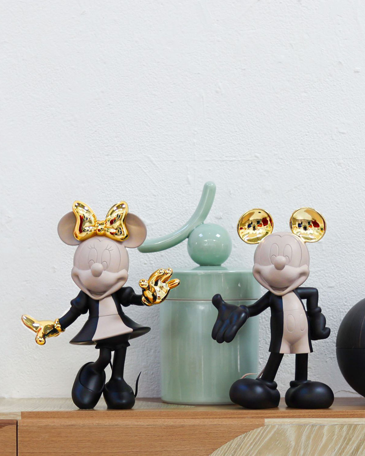 Minnie Mouse HOPPEN Taupe, Black & Gold 12in