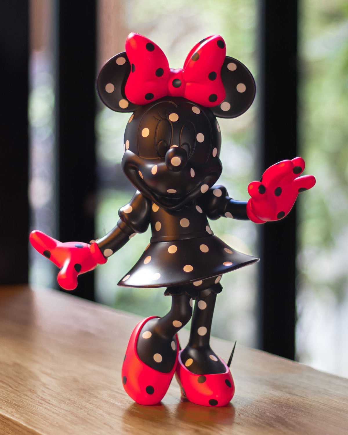 Minnie Mouse POLKA Black & Red 12"
