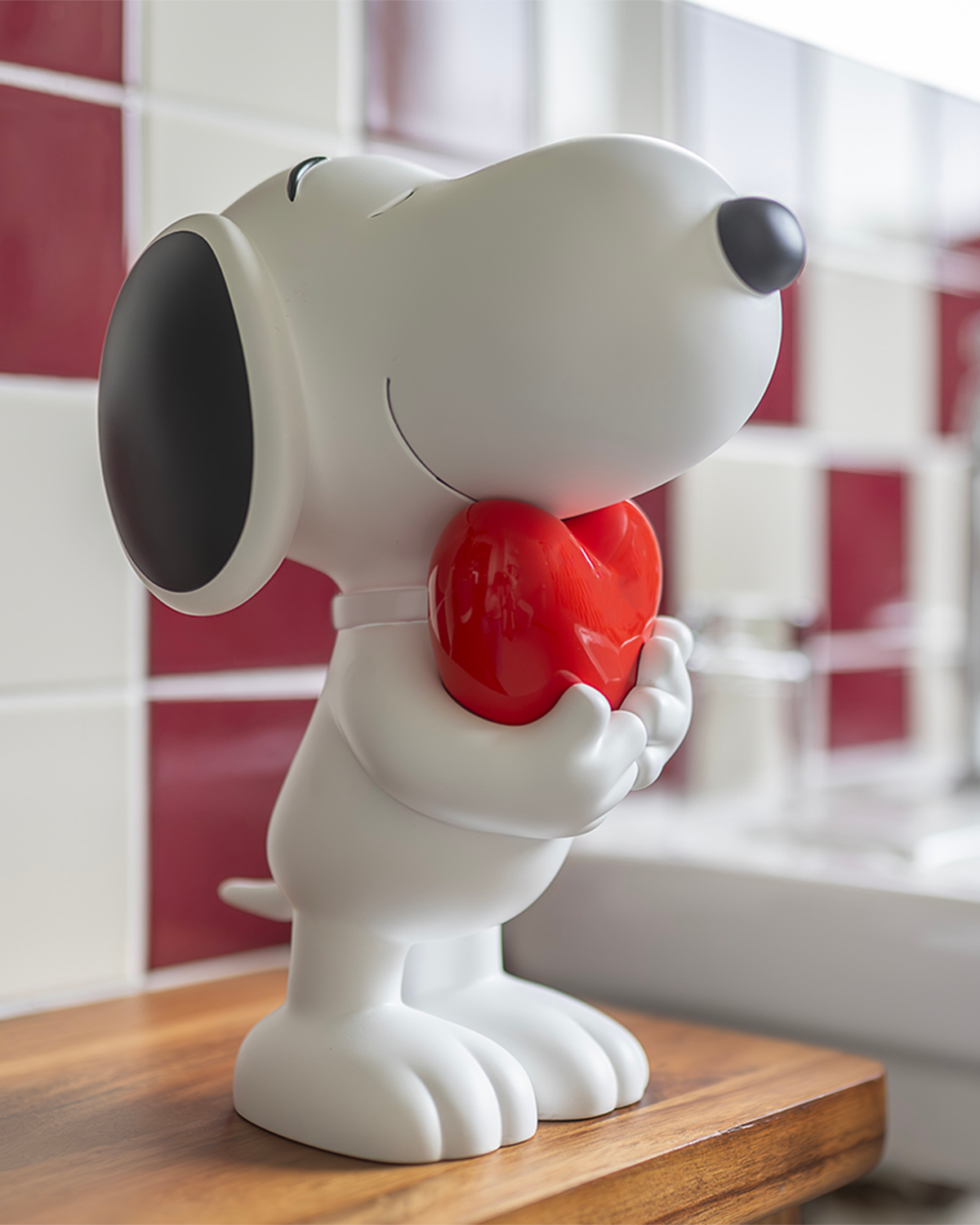 Snoopy HEART White with Red Heart Original 11"