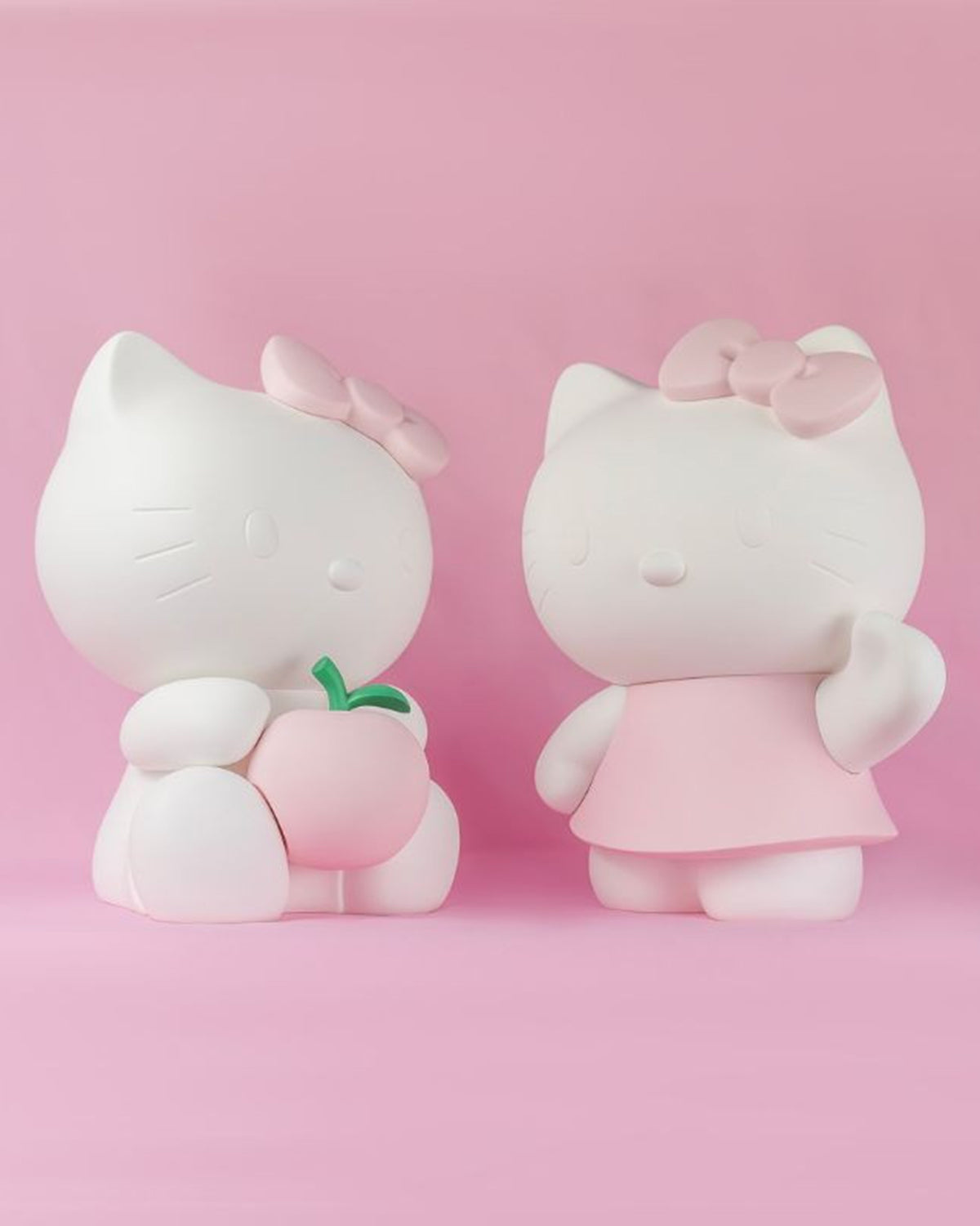 Hello Kitty APPLE Matt White with Pastel Pink Apple 10"