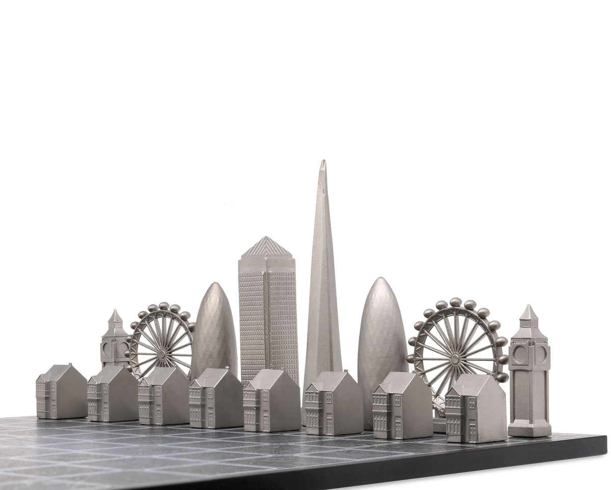 Skyline Chess Chess Set Stainless Steel London Edition with London Map Board