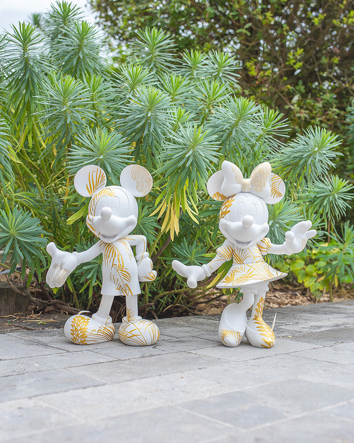 Minnie Mouse STAR STYLE White & Gold 12"