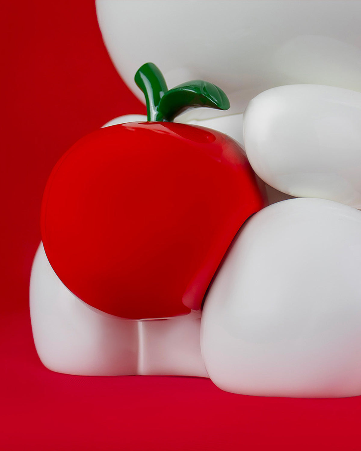 Hello Kitty APPLE White with Red Apple 10"