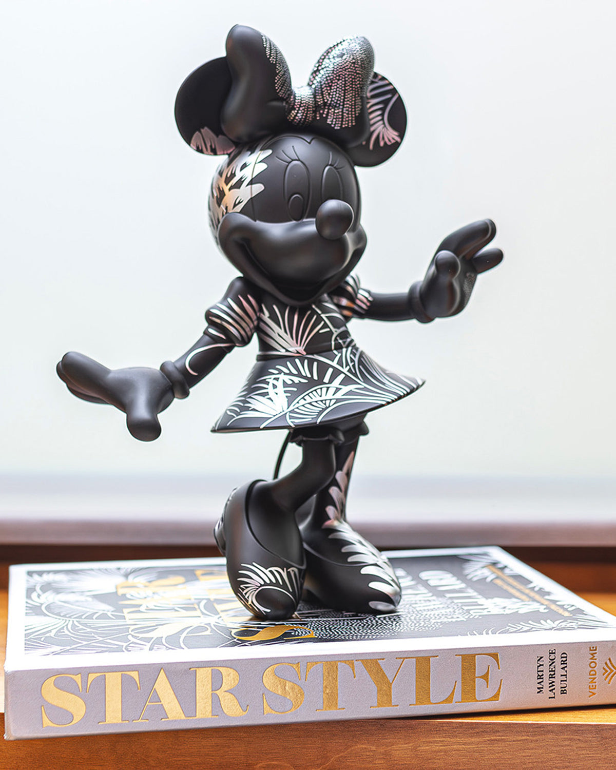 Minne Mouse STAR STYLE Black & Grey 12"