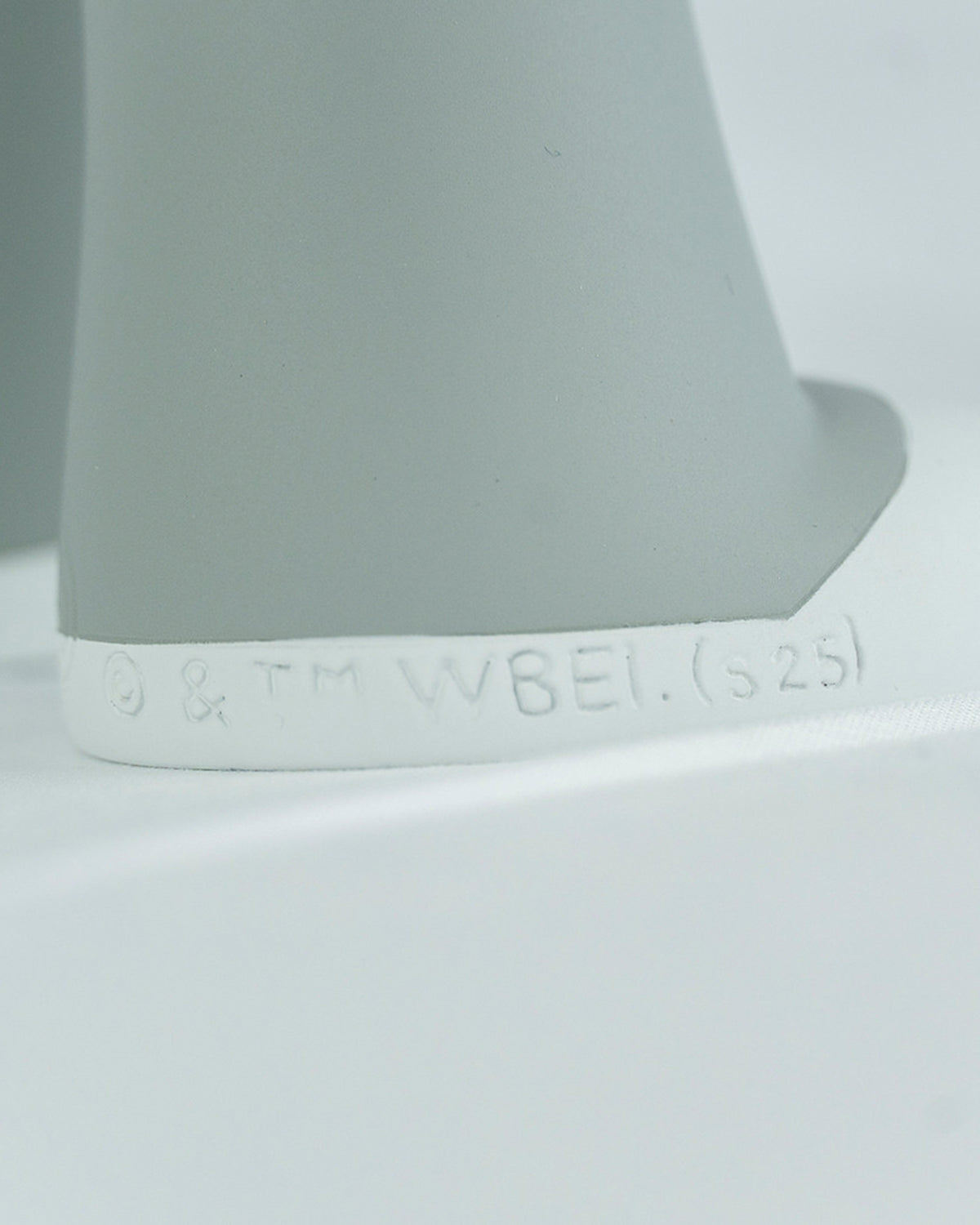 Bugs Bunny SUPER POP Grey & White 13in