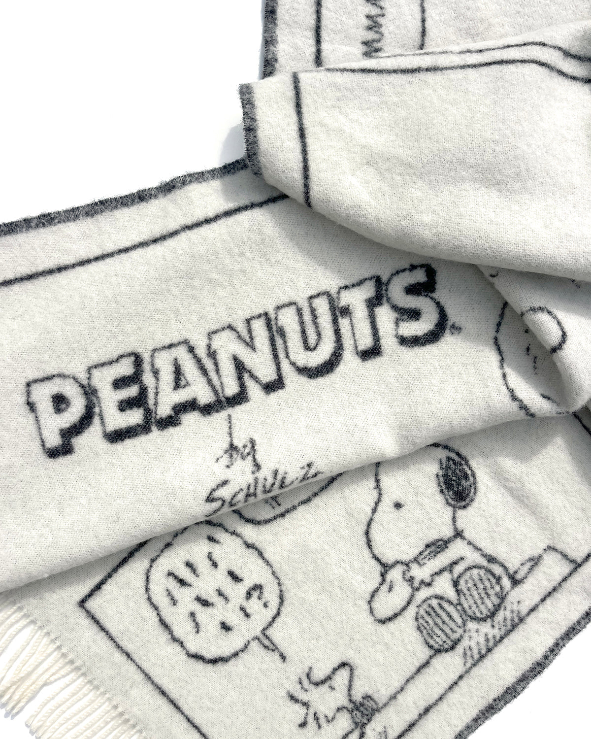Blanket PEANUTS DOUGHNUT Comic Strip Black / White 4.25 x 6.5ft