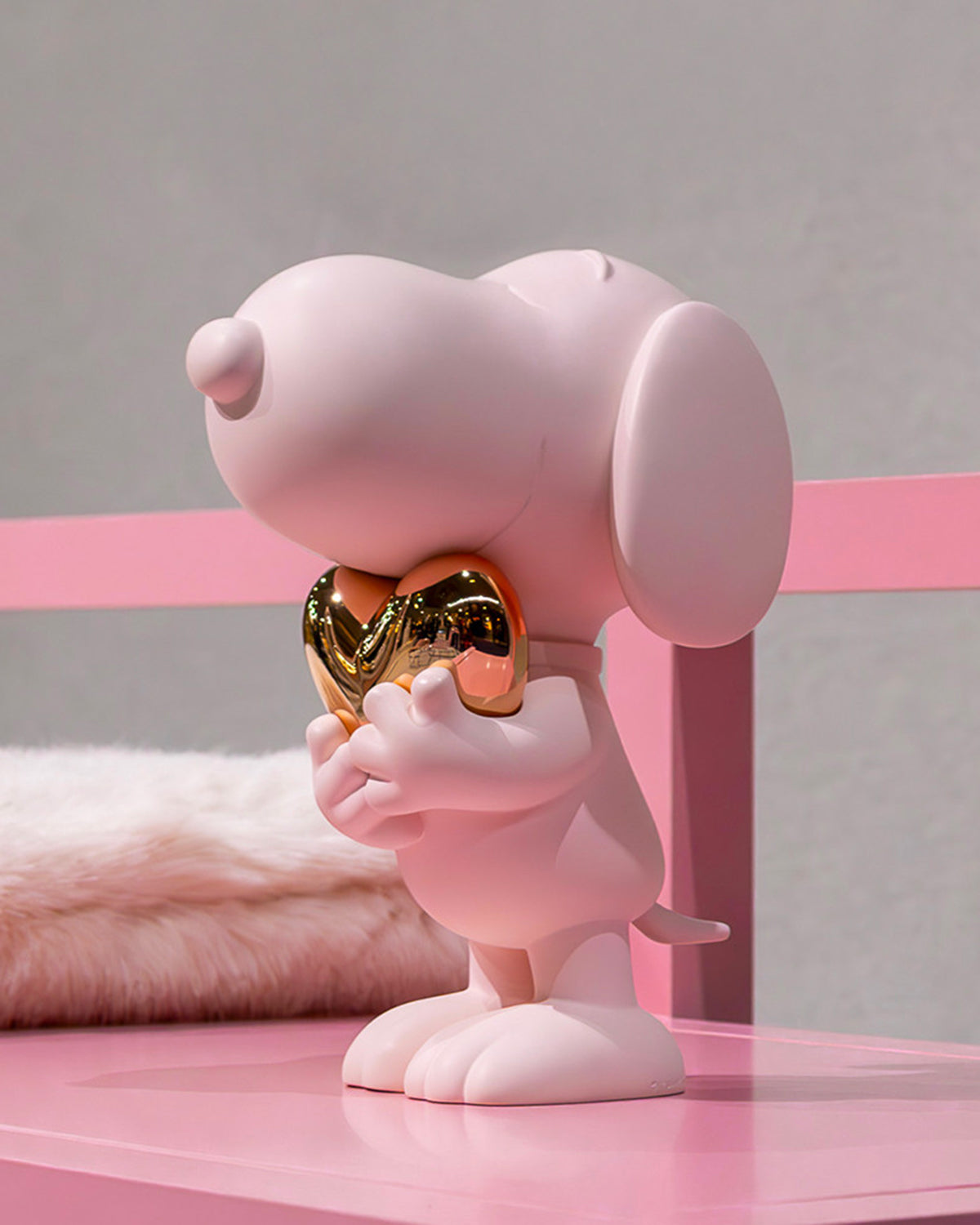 Snoopy HEART Pink & Gold Heart 11in