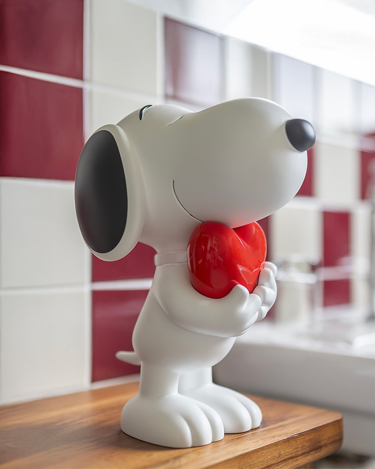 Snoopy HEART White with Red Heart Original 11in