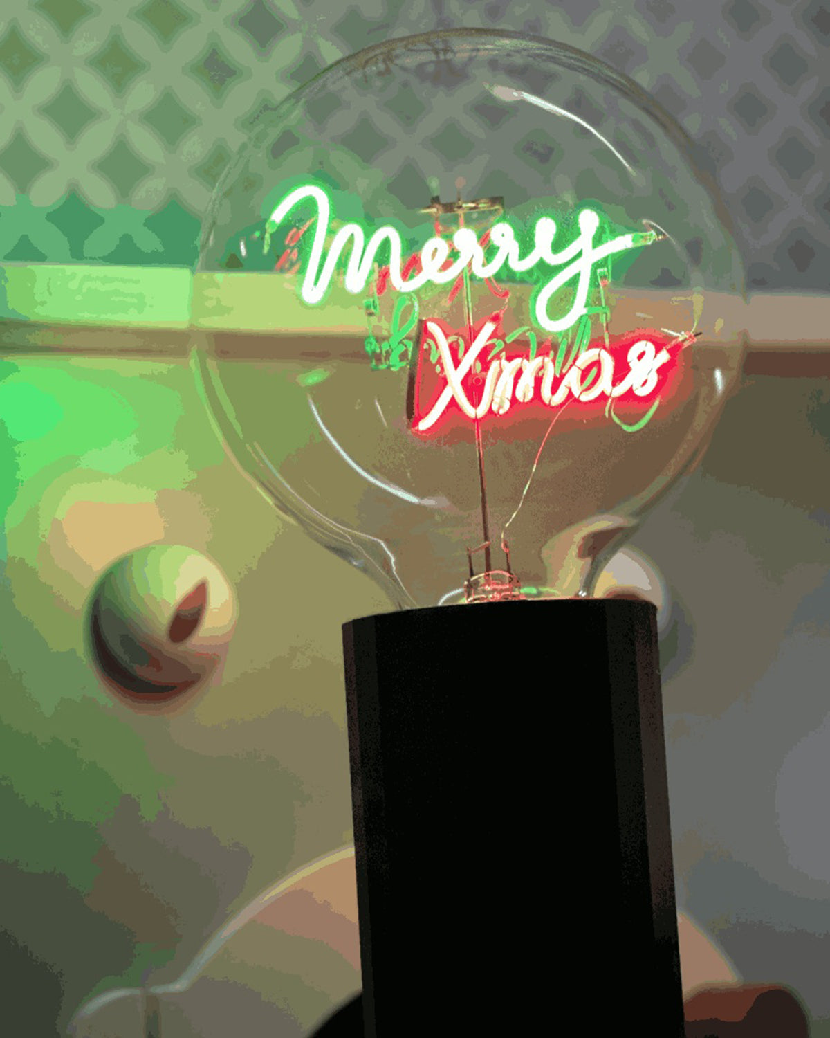 Bulb MERRY XMAS Green/ Red with Base Table Lamp PORTABLE Black