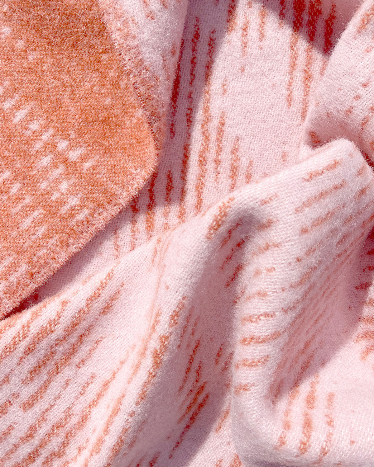 Maison Deux Blanket MOOOI BLUSING SLOTH Pink Rust