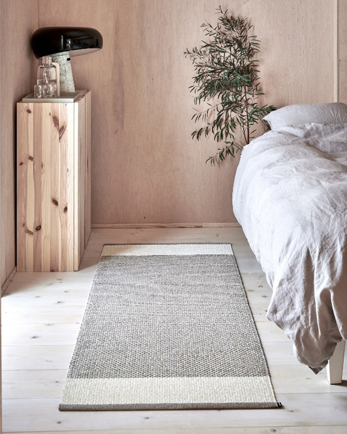 Rug EDIT Mud/Vanilla/Linen met. 4.5 x 6.5 ft