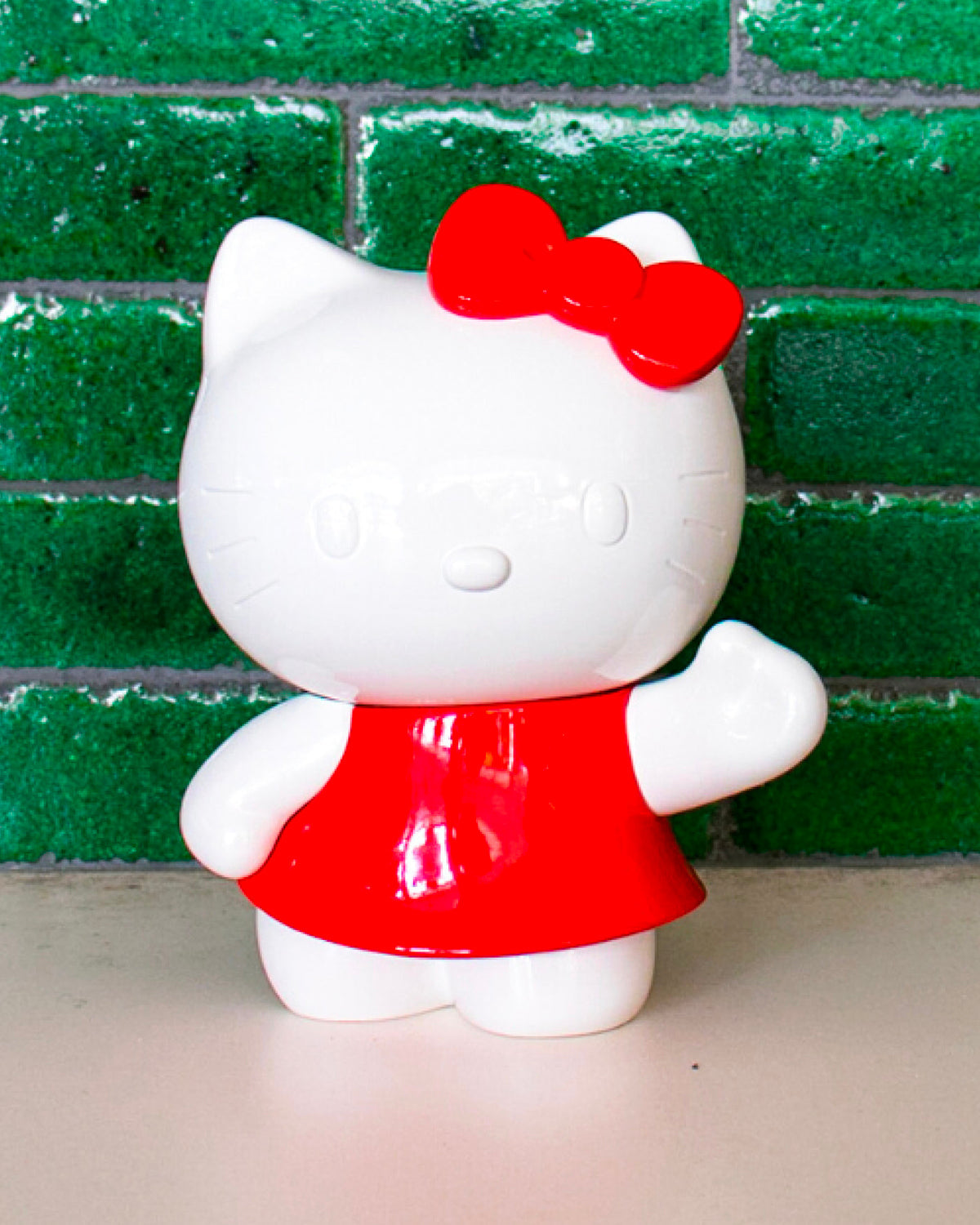 Hello Kitty ROBE Dress 10.5in Leblon Delienne Color: White/Red Hello Kitty ROBE Dress 10.5in Leblon Delienne Color: White/Red