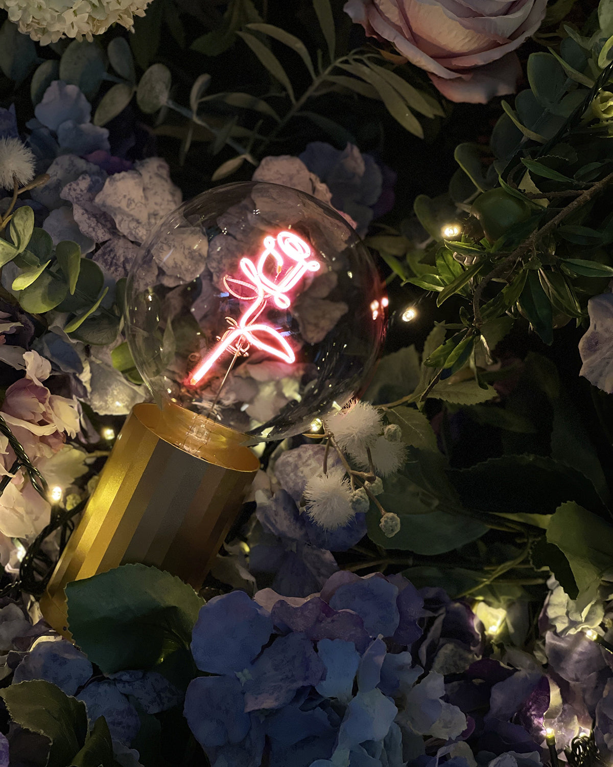 Bulb ROSE Red with Base Table Lamp PORTABLE Black