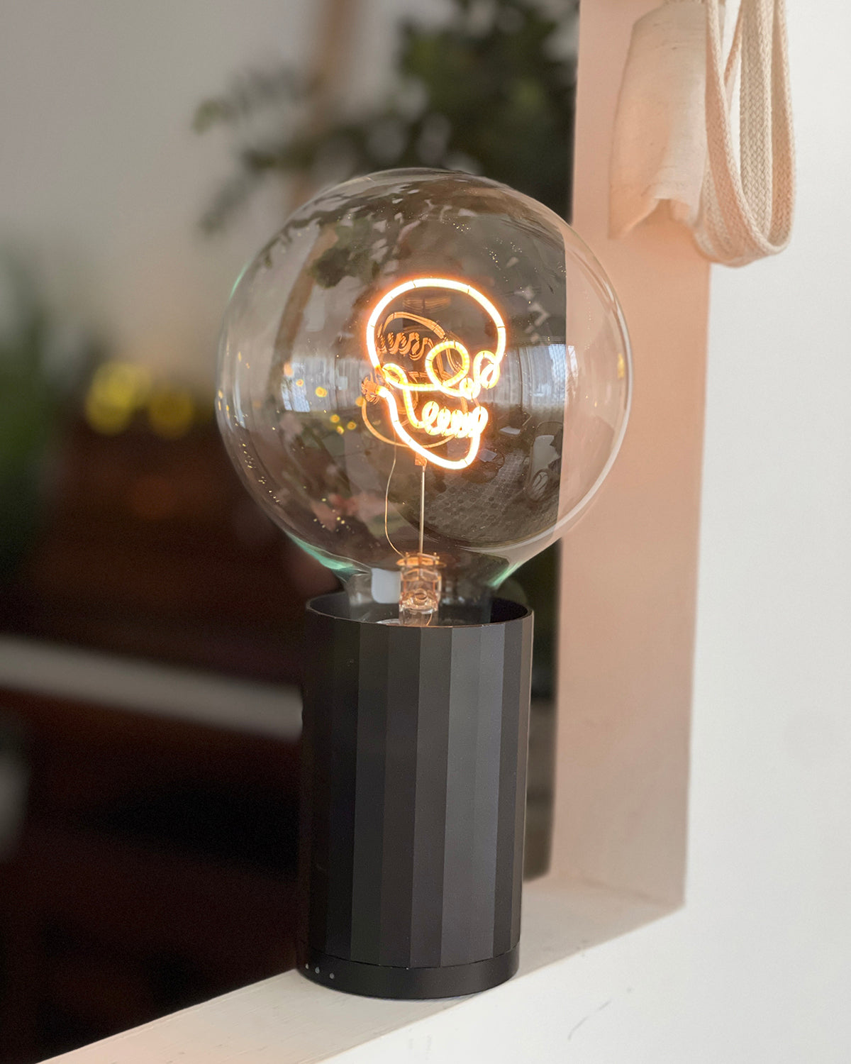 Bulb SKULL Amber with Base Table Lamp PORTABLE Black