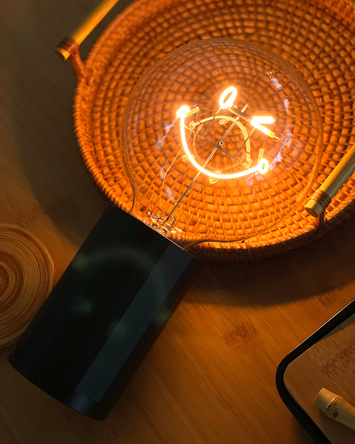 Bulb SMILEY WORLD KIDNESS Amber with Base Table Lamp PORTABLE Rose Gold