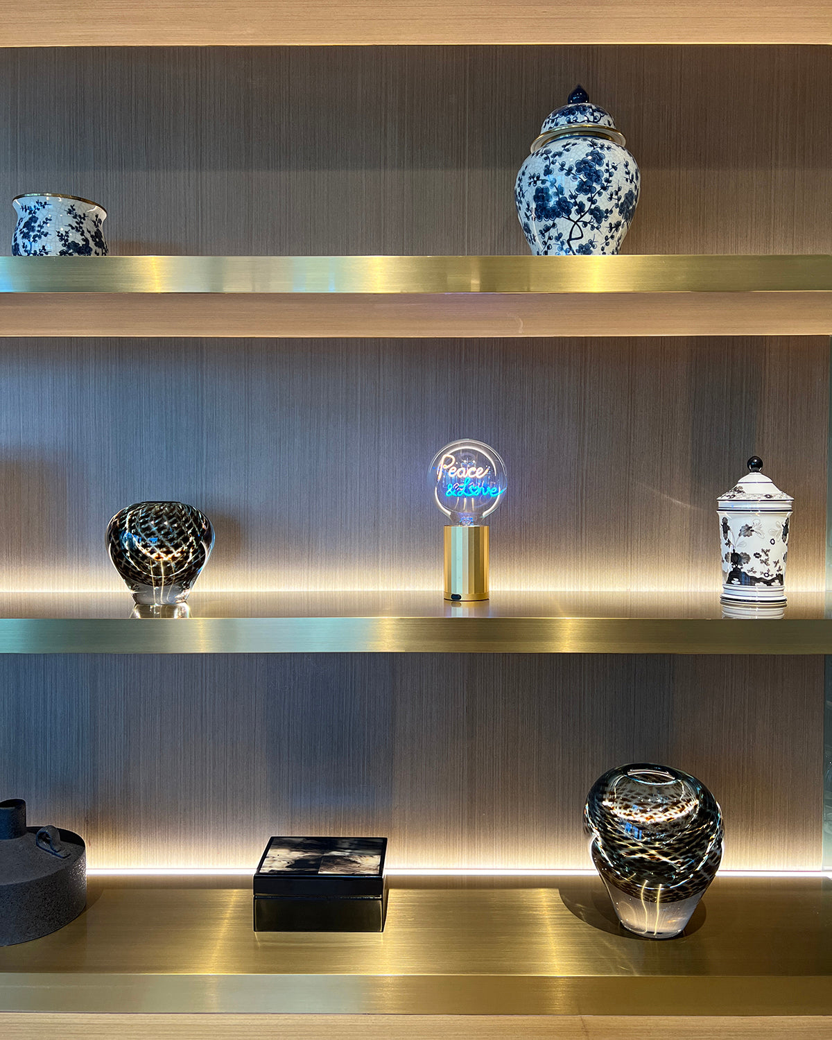 Bulb PEACE AND LOVE Amber/ Blue