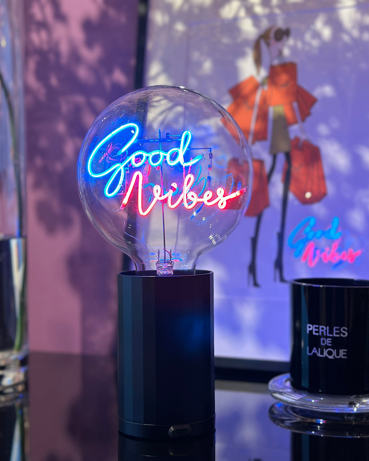 Bulb GOOD VIBES Blue/ Red with Base Table Lamp PORTABLE Black