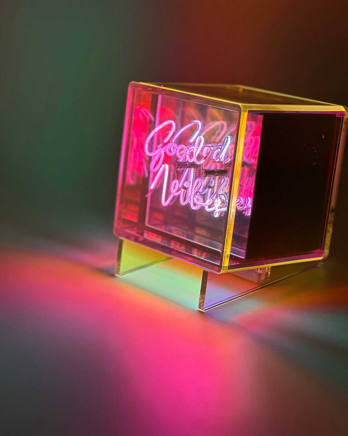 MITBOX GOOD VIBES - MULTI COLOUR - ACRYLIC - RECHARGEABLE