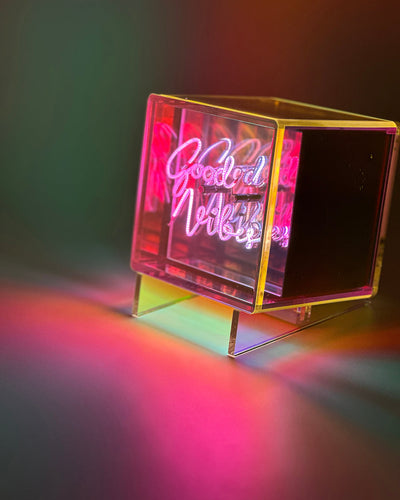 MITBOX GOOD VIBES - MULTI COLOUR - ACRYLIC - RECHARGEABLE