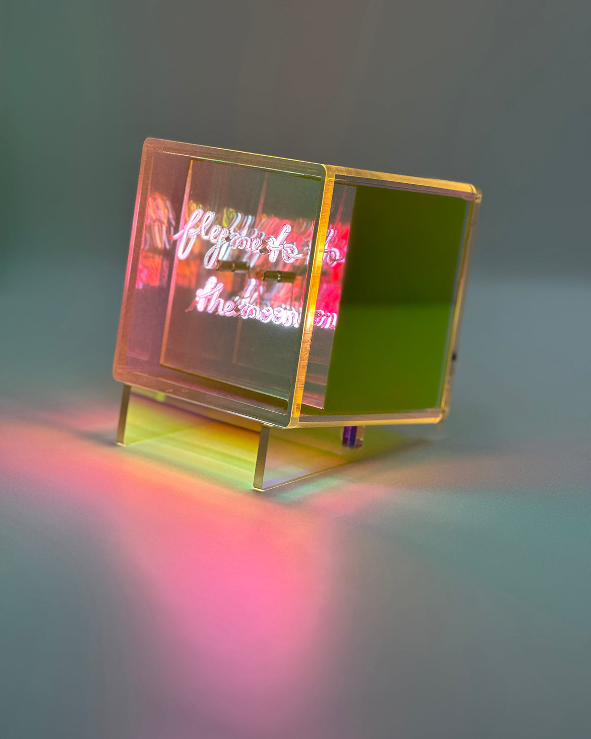 MITBox FLY ME TO THE MOON Rechargeable Multicolor