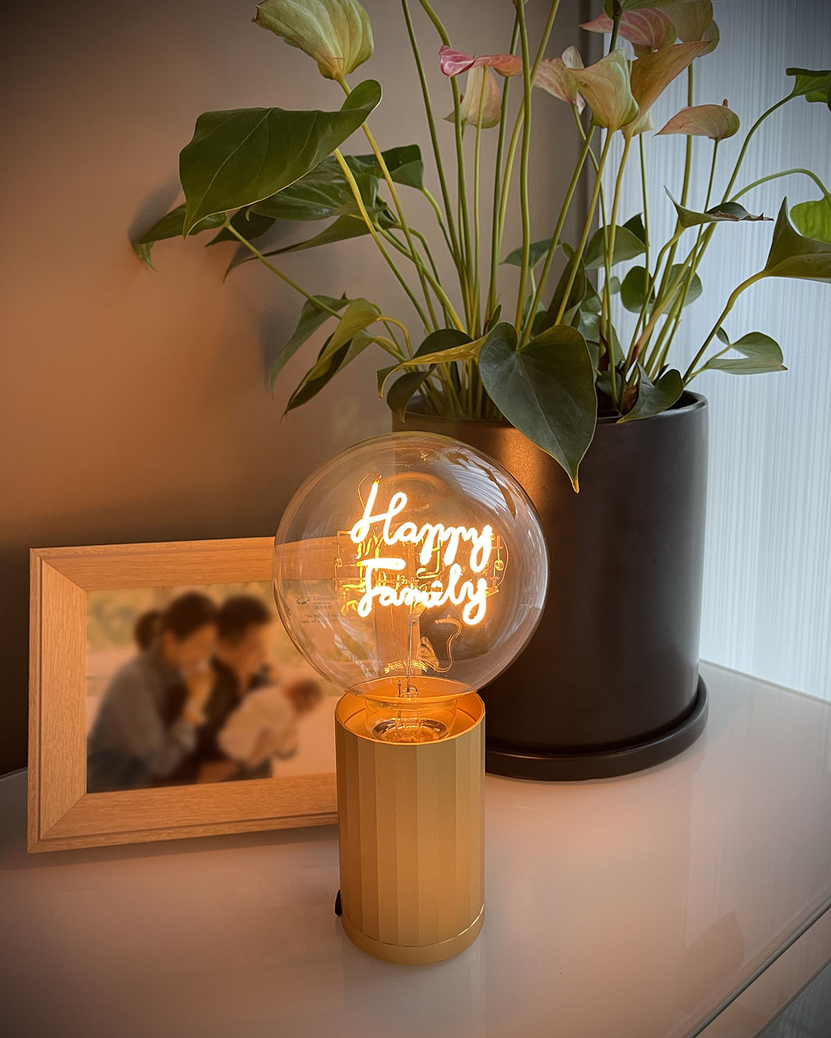 Bulb HAPPY FAMILY Amber with Base Table Lamp PORTABLE Black