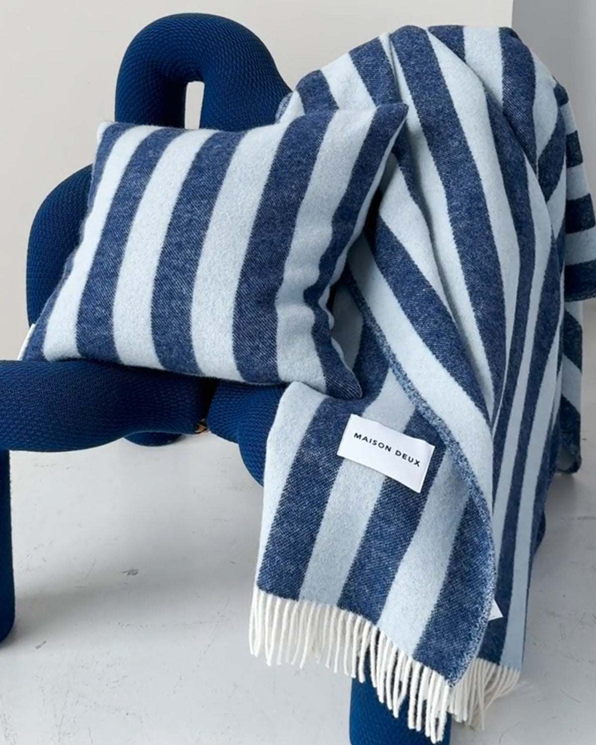 Cushion Cover CANDY WRAP Navy / Ice Blue 20 x 20in