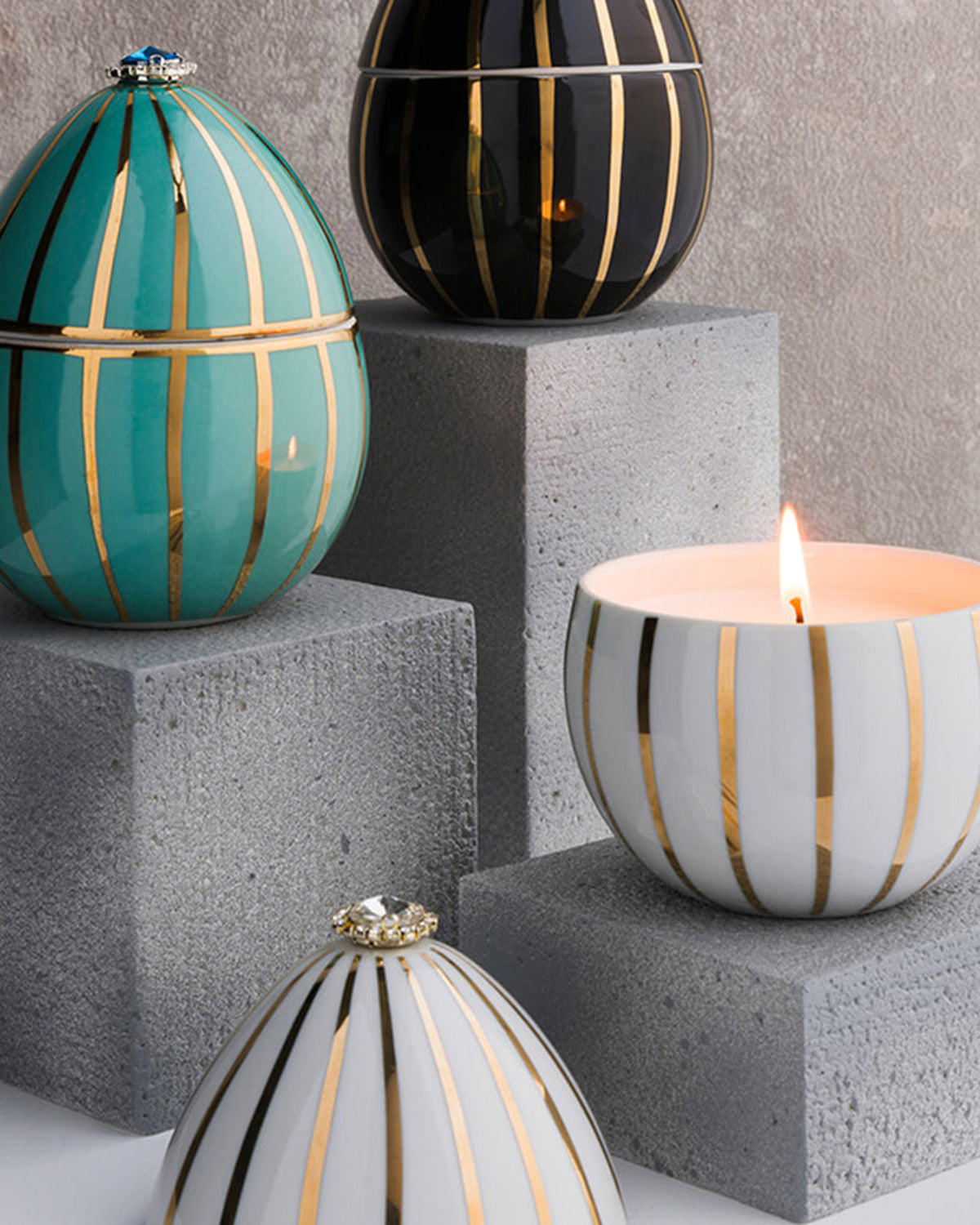 Candle in Ceramic Egg BOIS DE ROUSSIE 200gr White Gold Stripes 5.12 diam. x 6.5 in