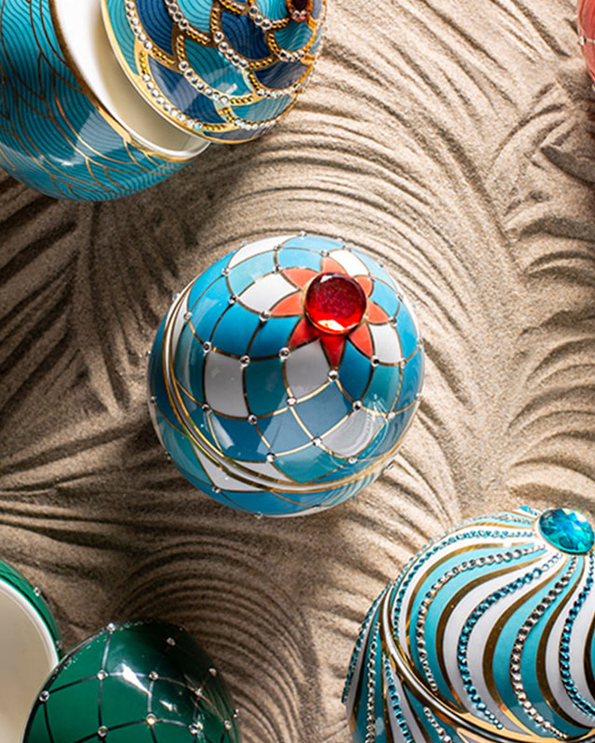 Candle in Ceramic Egg BOIS DE ROUSSIE 200gr Harlequin Blue 5.12 diam. x 6.5 in
