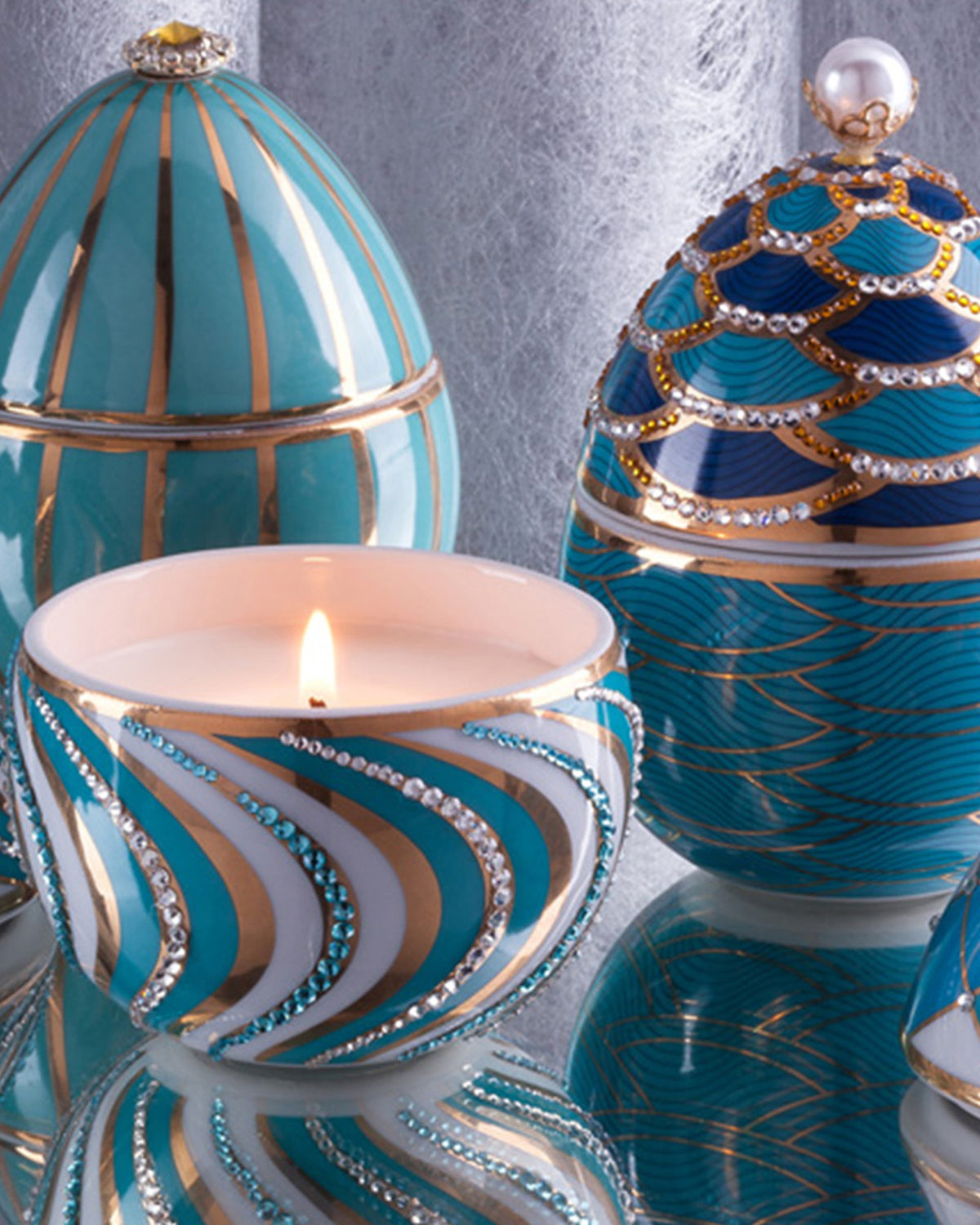 Candle in Ceramic Egg BOIS DE ROUSSIE 200gr Espiral Blue 5.12 diam. x 6.5 in