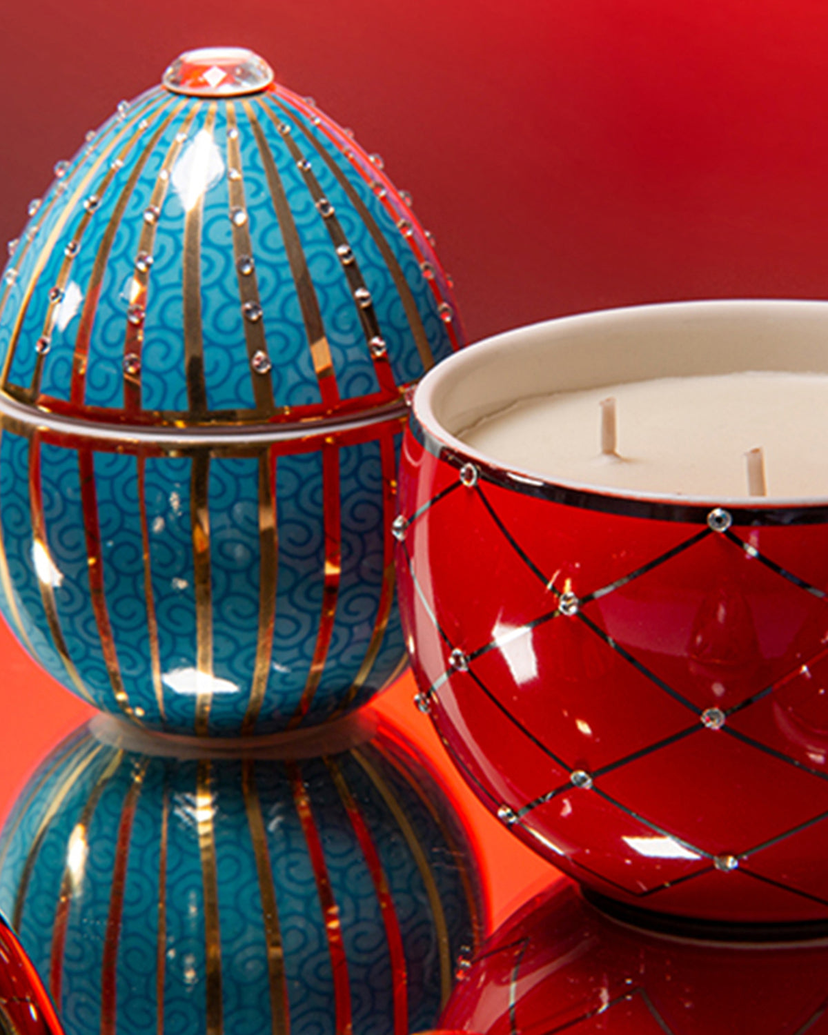 Candle in Ceramic Egg BOIS DE ROUSSIE 200gr Red Silver Stripes 5.12 diam. x 6.5 in