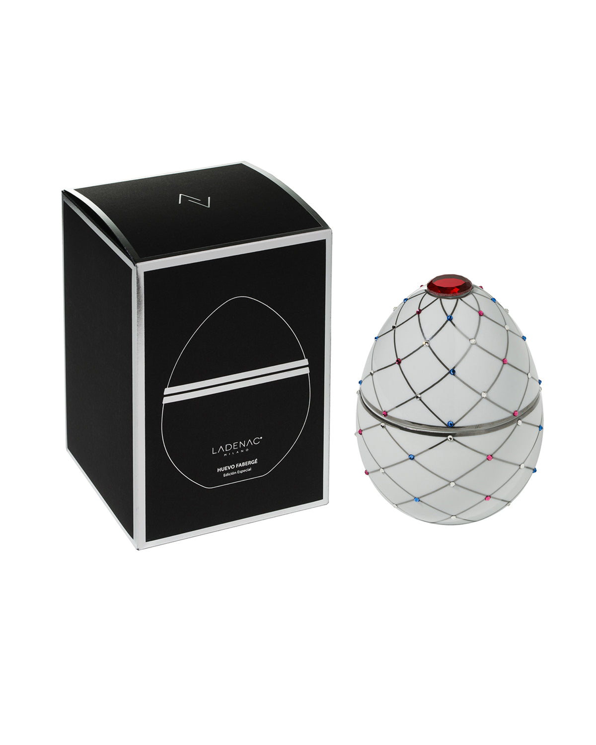 Candle in Ceramic Egg BOIS DE ROUSSIE 450gr White Silver Stripes 6.5 diam. x 7.48 in