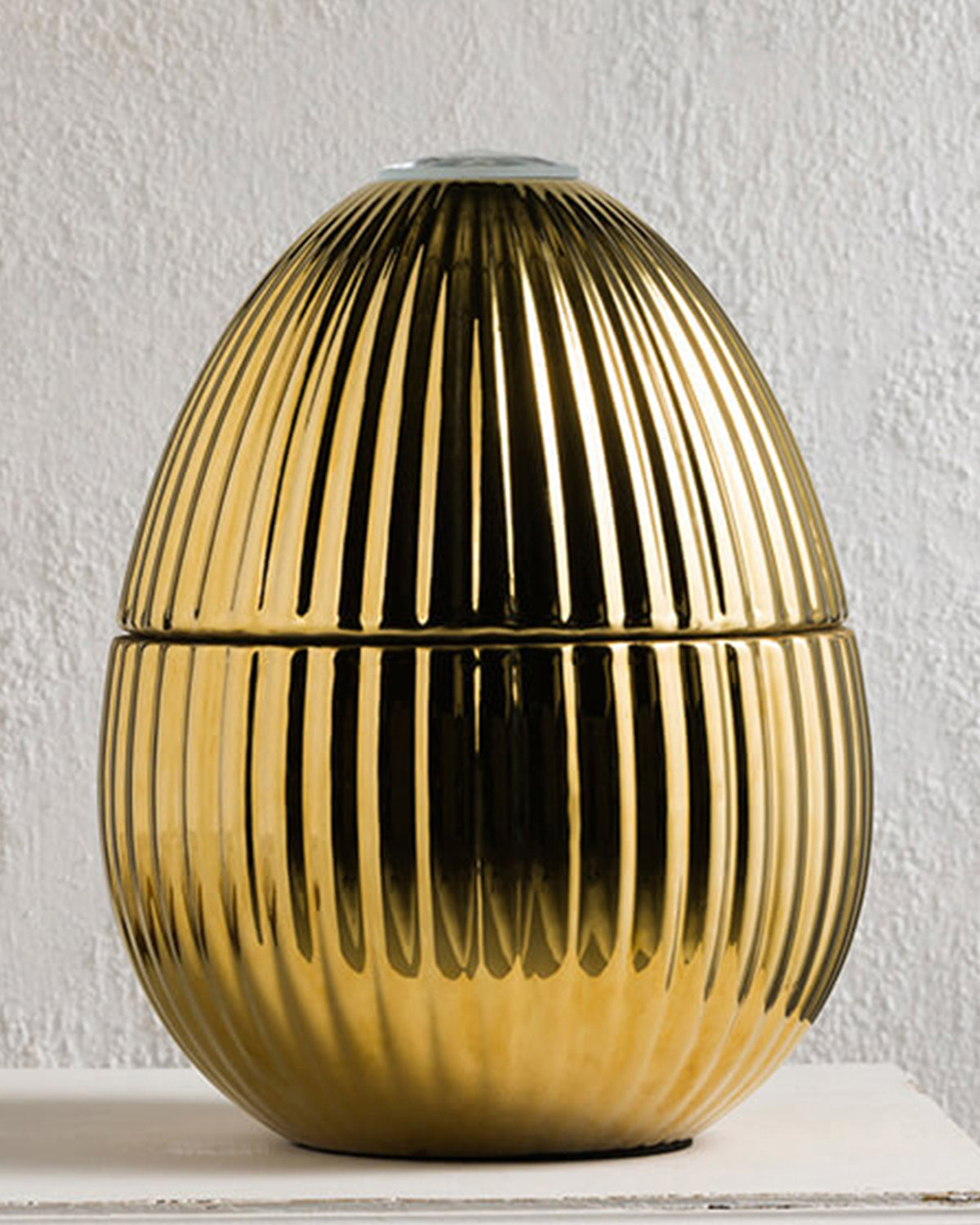 Candle in Ceramic Egg BOIS DE ROUSSIE 3400gr Gold 6.5 diam. x 7.48 in