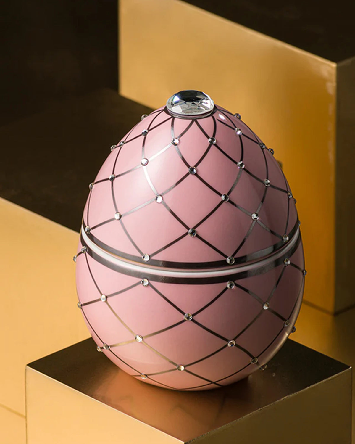 Candle in Ceramic Egg BOIS DE ROUSSIE ROSE SILVER STRIPES 200gr 5.12 diam. x 6.5 in