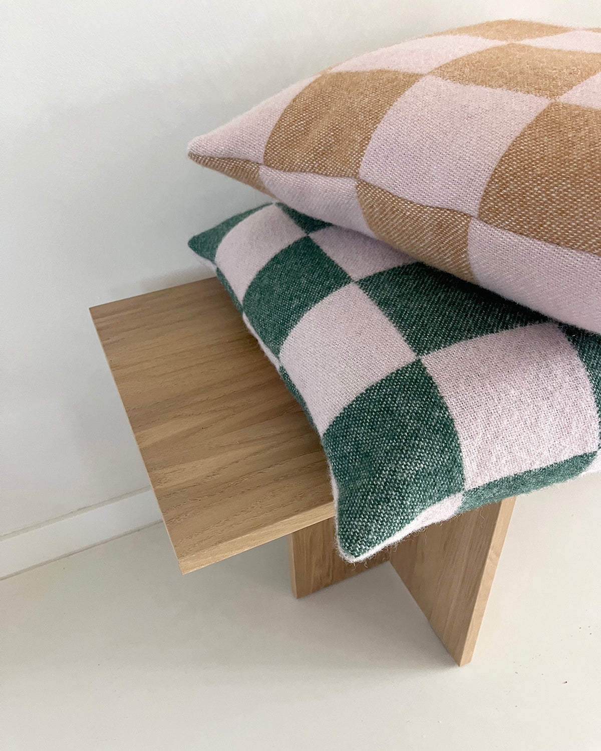 Maison Deux Cushion CHECKERBOARD Green / Pink 1.65 x 1.65 ft