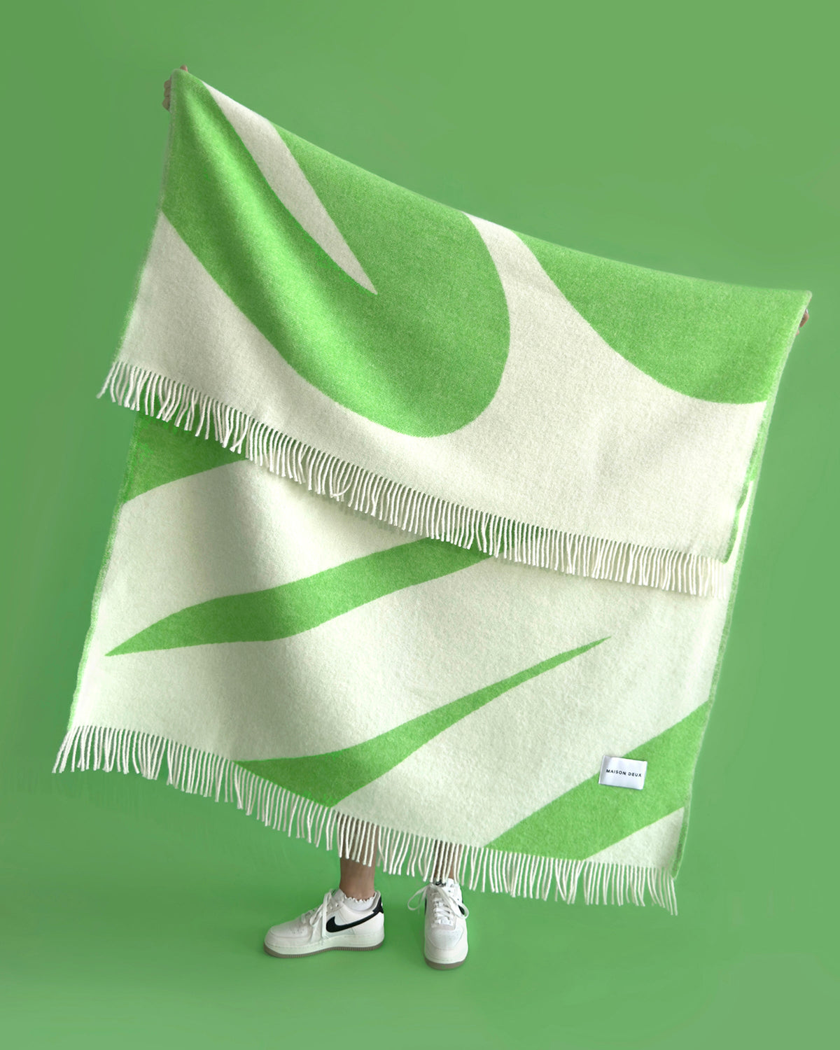Blanket SWIRL White / Apple 4.25 x 6.5ft