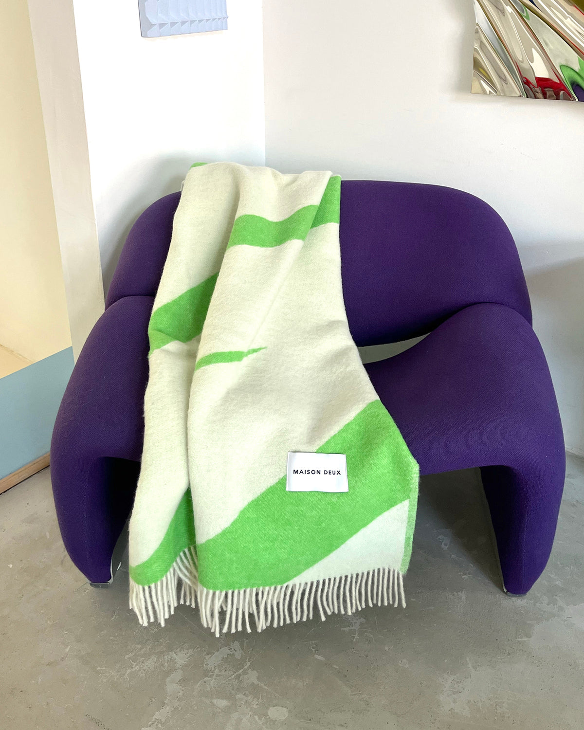 Blanket SWIRL White / Apple 4.25 x 6.5ft