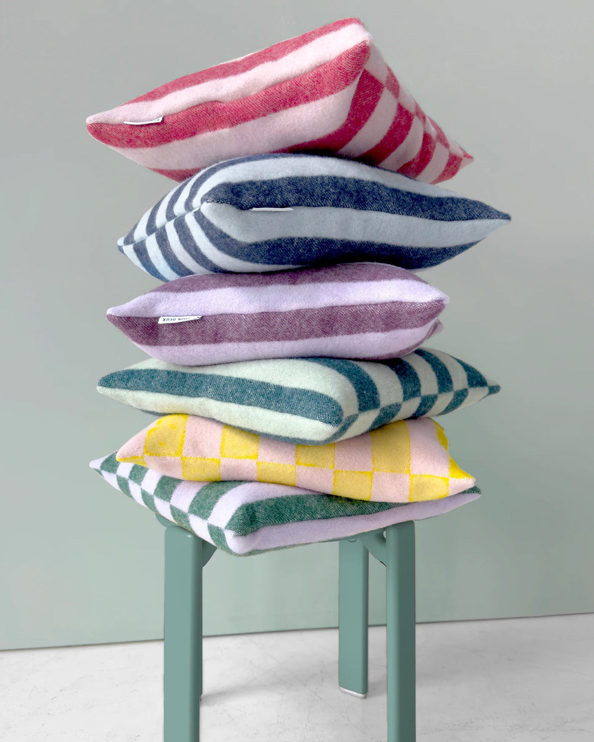 Cushion Cover CANDY WRAP Pink / Cherry 20 x 20in