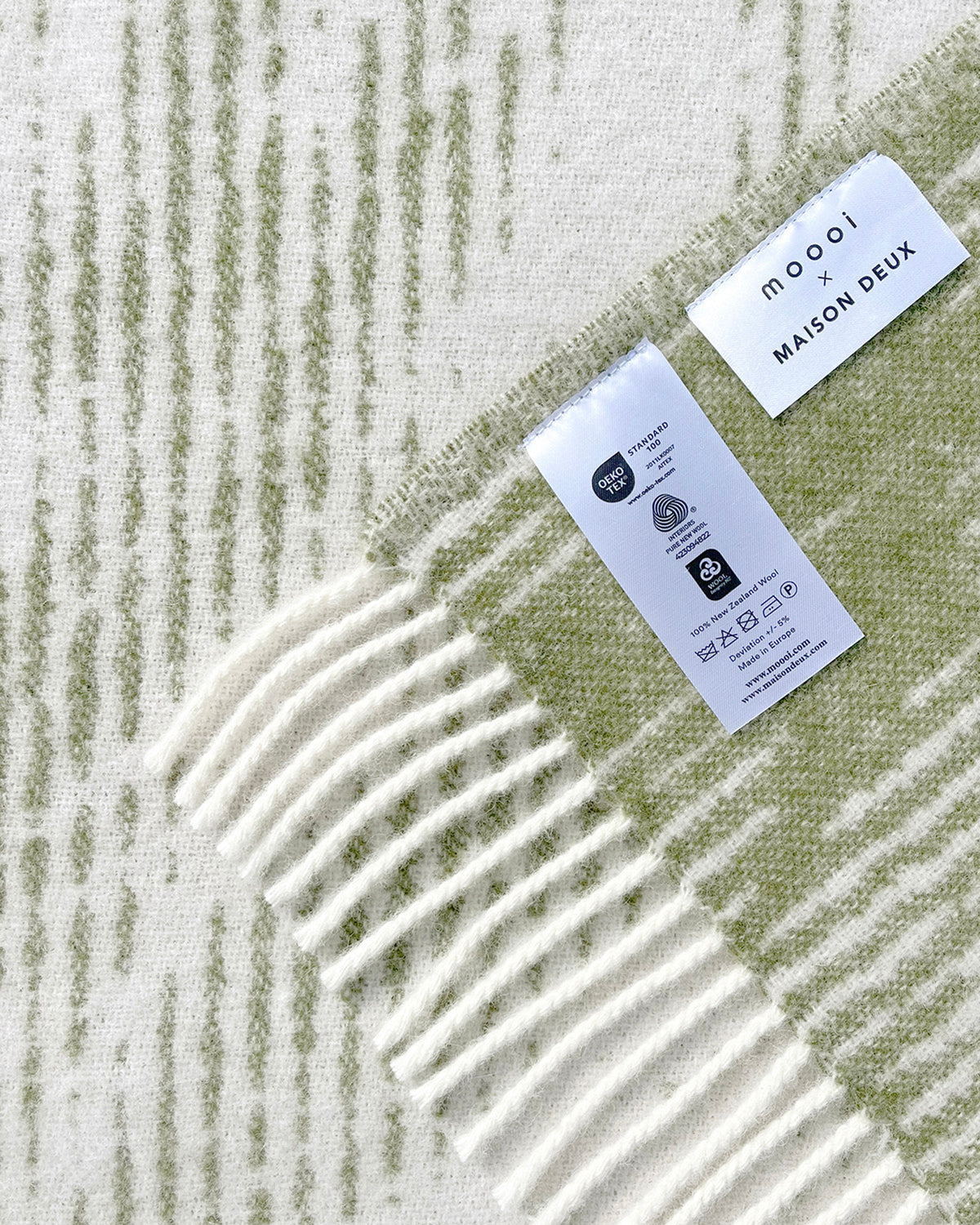 Maison Deux Blanket MOOOI BLUSING SLOTH Olive Cream