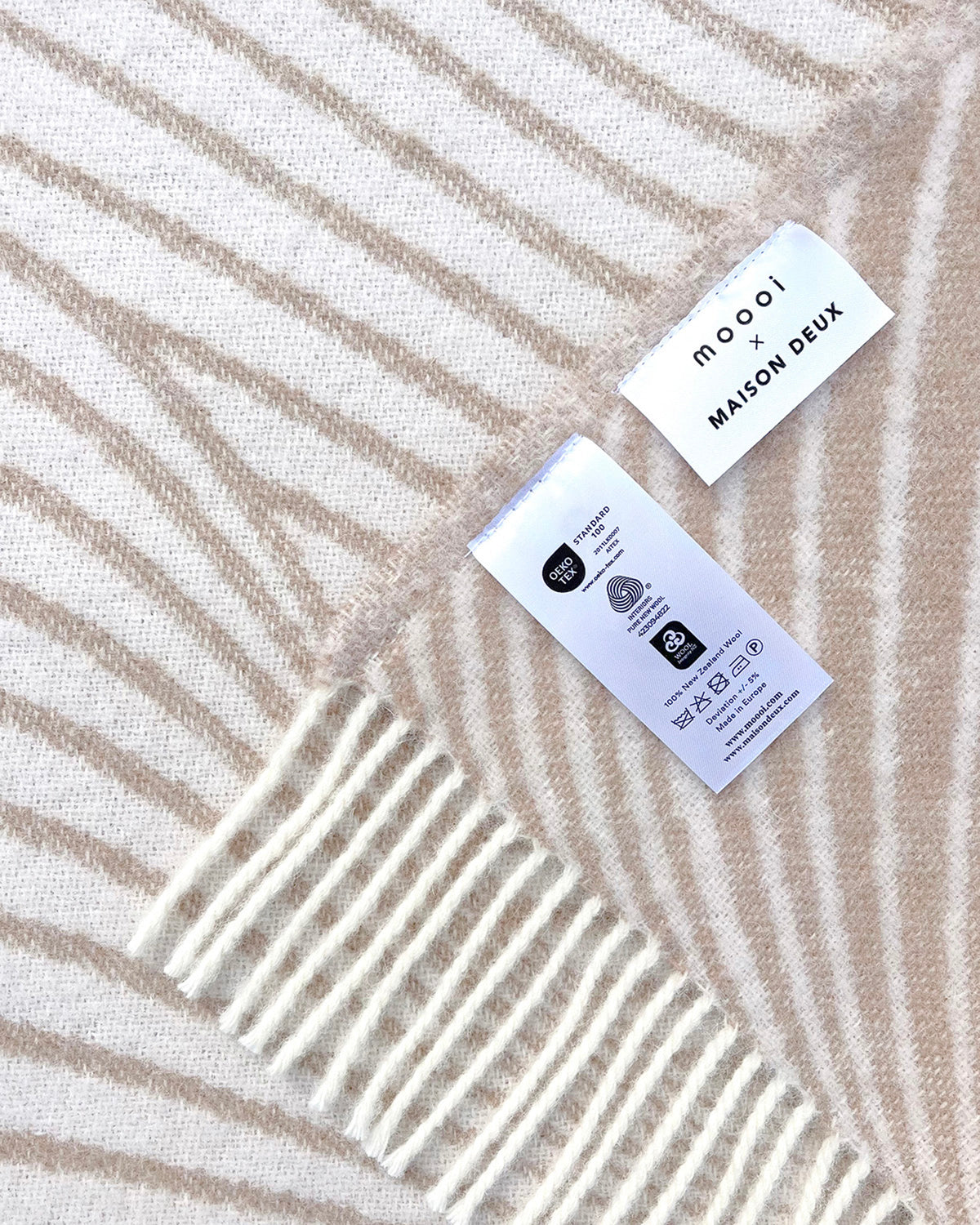 Maison Deux Blanket MOOOI TECHNO BEE Coffee Cream