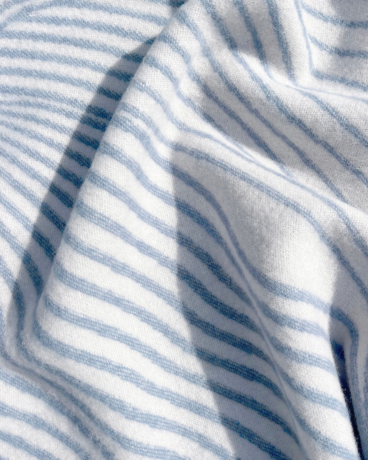 Maison Deux Blanket MOOOI TEHCNO BEE Denim Cream