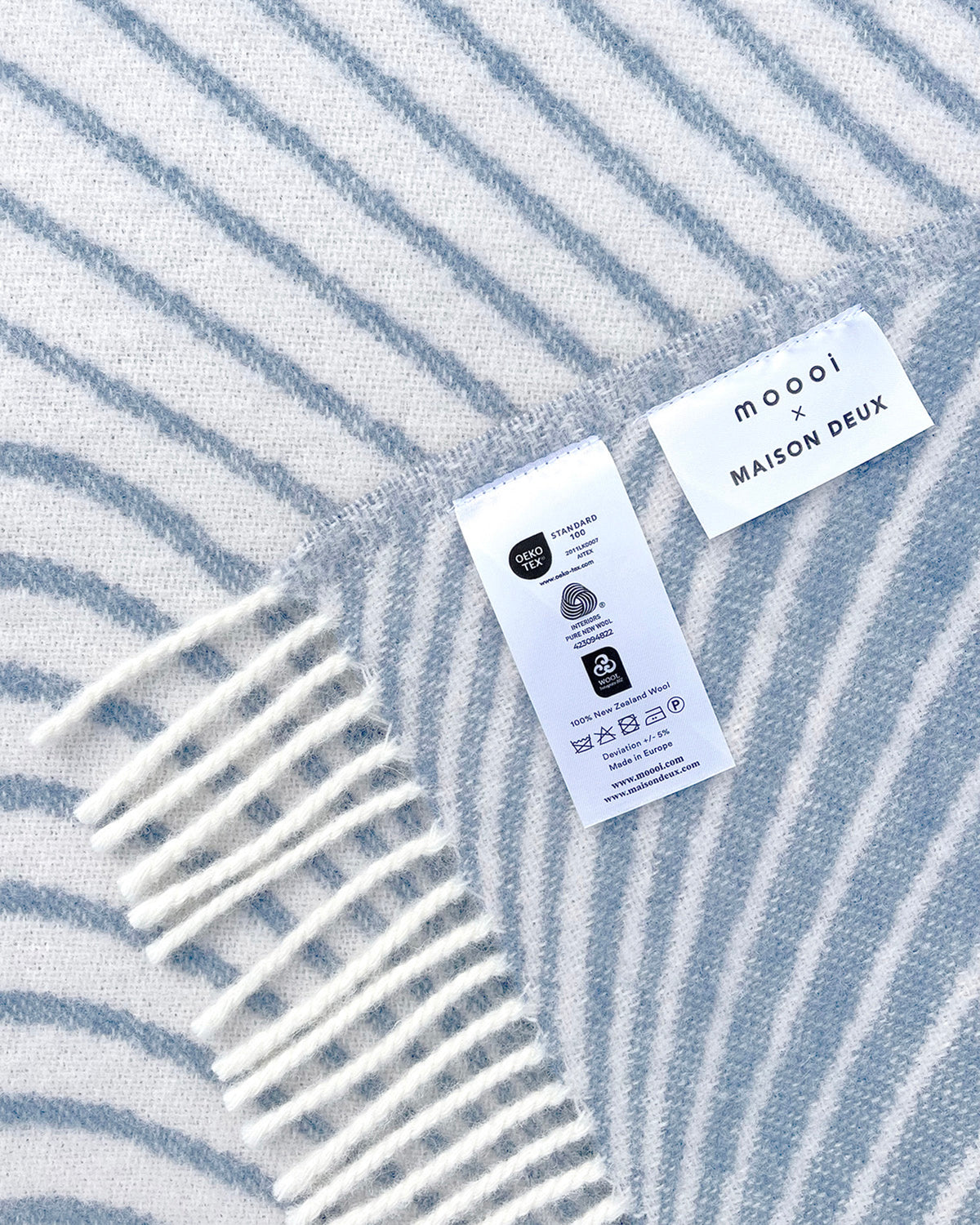 Maison Deux Blanket MOOOI TEHCNO BEE Denim Cream