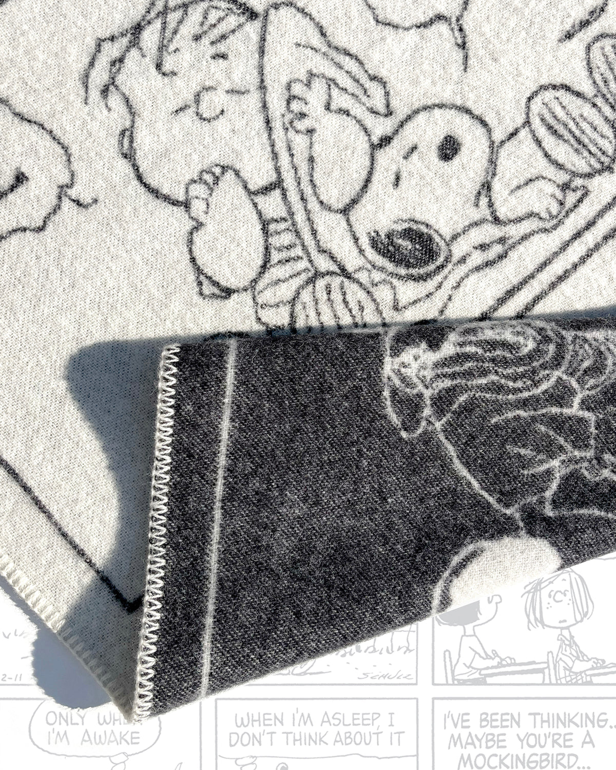 Blanket PEANUTS ZZZ Black / White 4.25 x 6.5ft