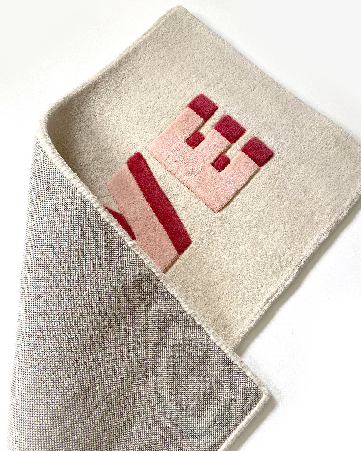 Rug LOVE Cream / Red Print 3.3 x 1.6ft