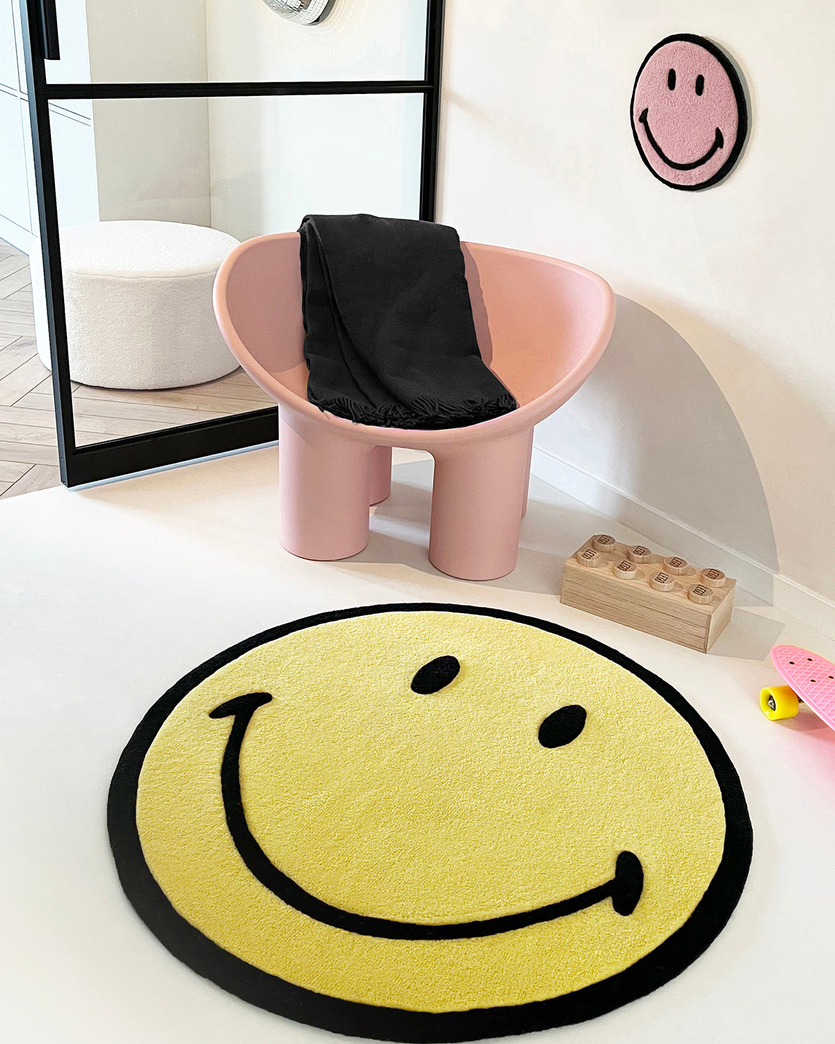 Maison Deux Rug SMILEY® Yellow 6.5 ft diameter