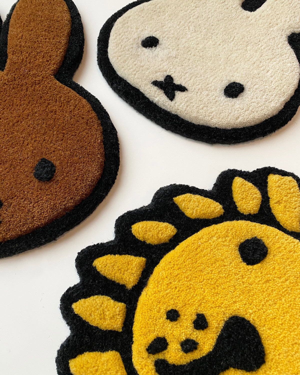 Maison Deux Rug for Wall LION 11.8 inch diameter