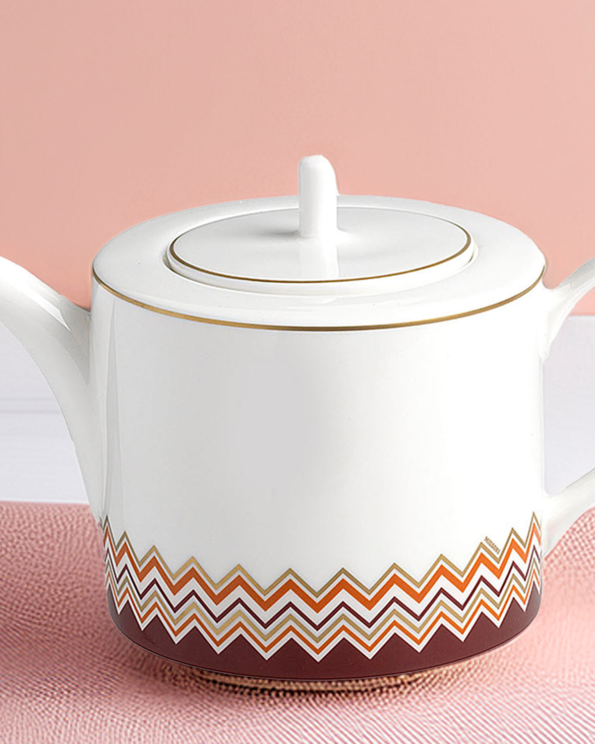 Tea Pot or Coffee Pot ICONIC  diam. 4.75", H 5"