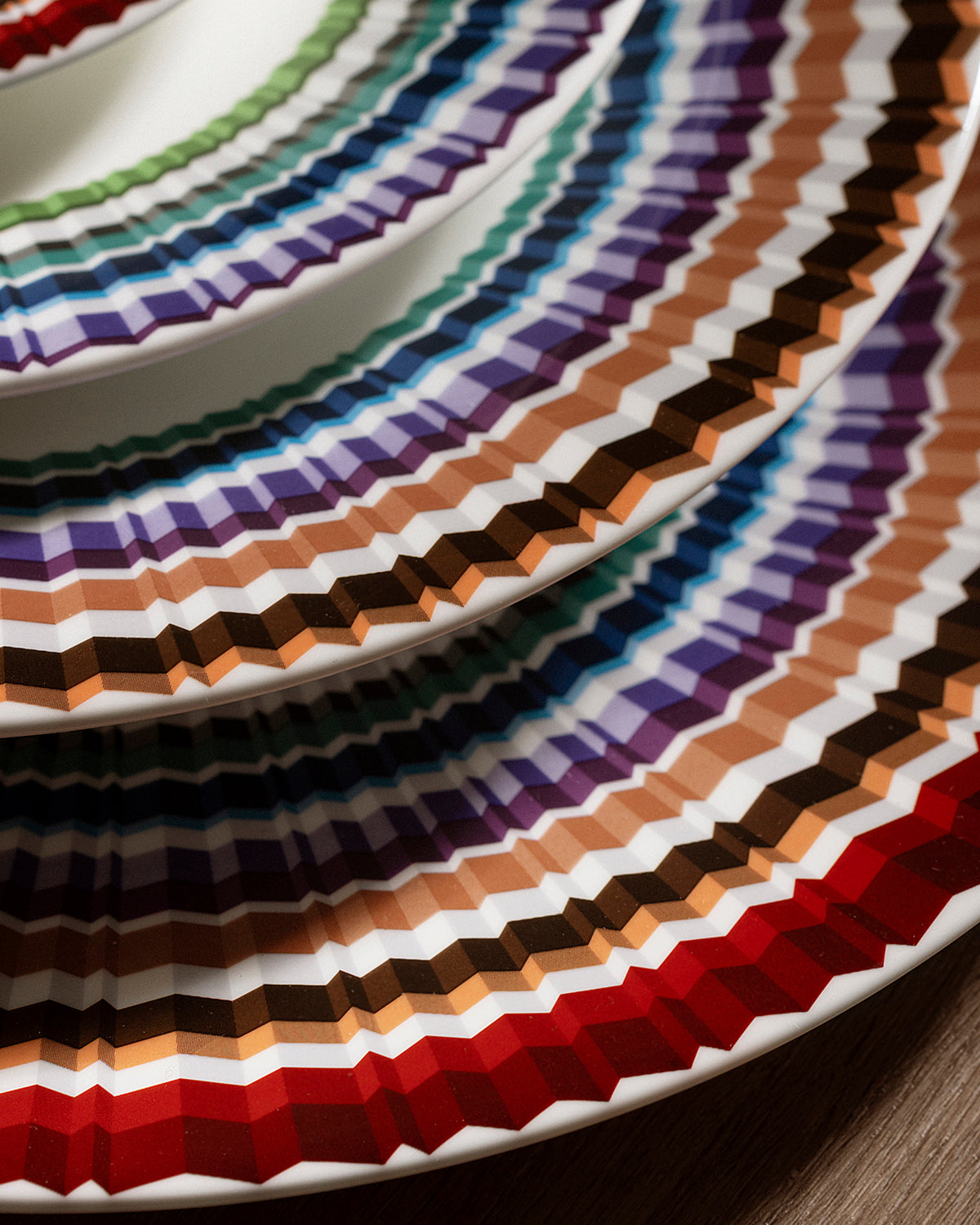 Waves Dinner Plate Set of 2. Dimensions: Ø 10.83"