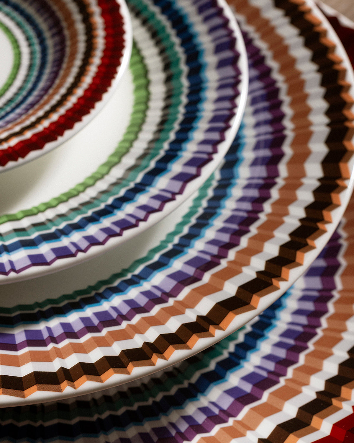 Waves Soup Plate Set of 2. Dimensions: Ø 8.66"