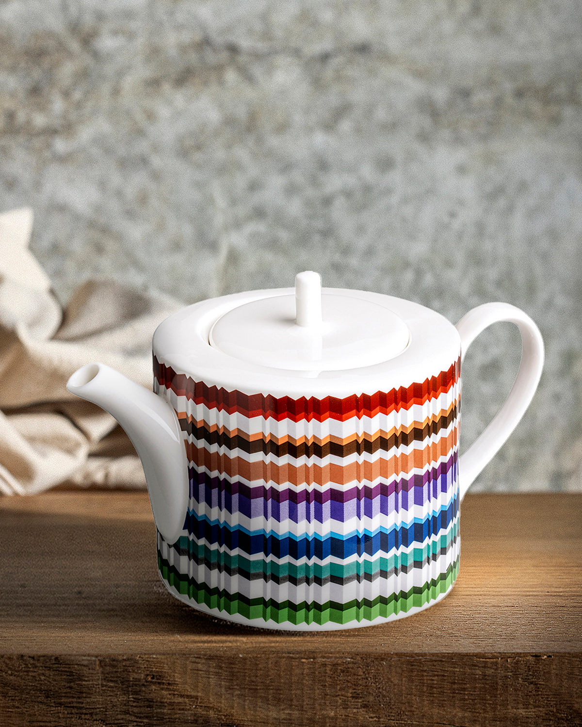 Waves Tea Pot & Coffee Pot. Dimensions: Ø 4.72" × H 5.12"